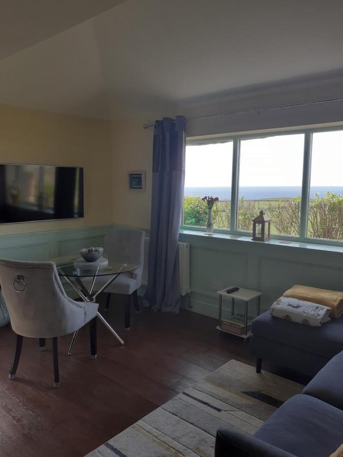 Distant Lights Apartment Lower Boscaswell ภายนอก รูปภาพ
