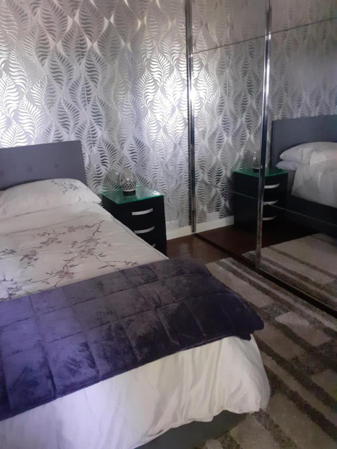 Distant Lights Apartment Lower Boscaswell ภายนอก รูปภาพ