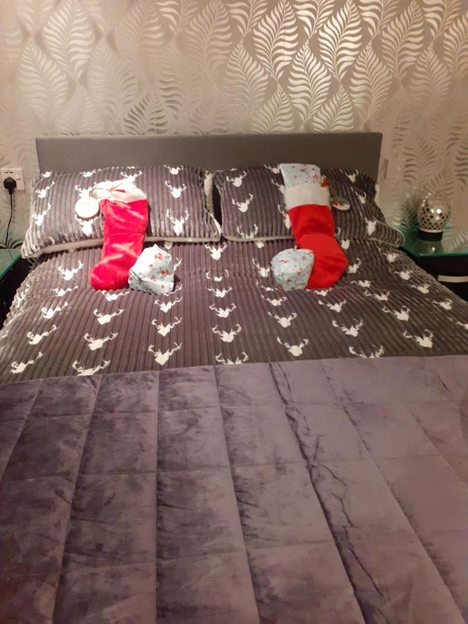 Distant Lights Apartment Lower Boscaswell ภายนอก รูปภาพ